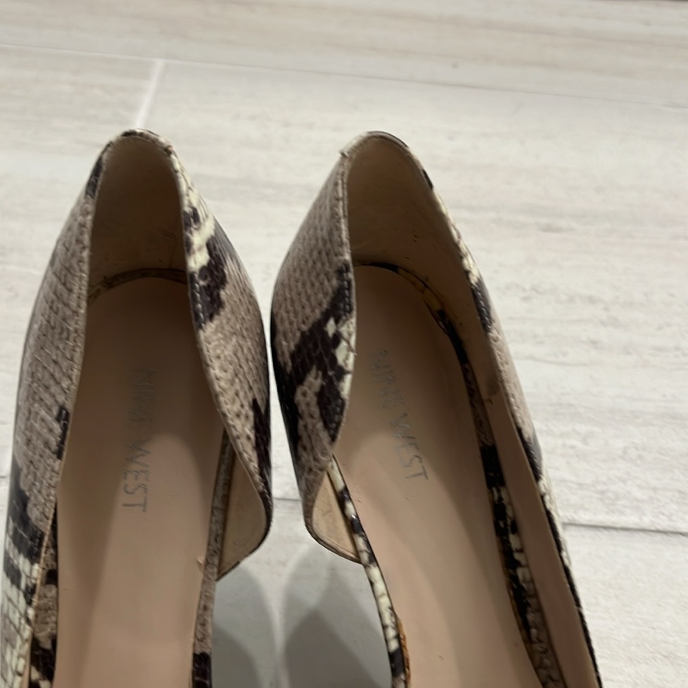 Nine West Women’s Scale Print Pointed Heels View 4
